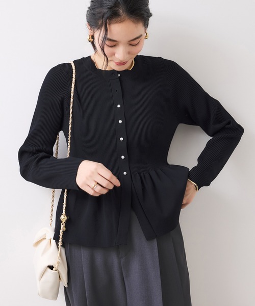 VIS（ビス）の「【美得】ペプラムニットカーディガン/イージーケア（カーディガン/ボレロ・レディース・ホワイト/ネイビー/サックスブルー・FREE）」の3枚目の写真