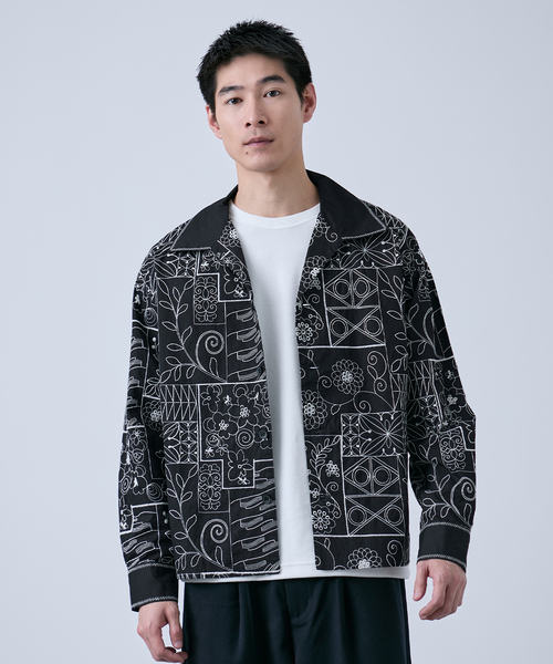 B.C STOCK（ベーセーストック）の「【Deux Allures/ドゥ アリュール】エンブロイダリー オープンカラーシャツ（シャツ/ブラウス・メンズ・ブルー/ブラック・FREE）」の8枚目の写真