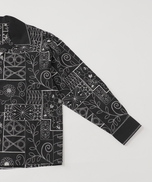 B.C STOCK（ベーセーストック）の「【Deux Allures/ドゥ アリュール】エンブロイダリー オープンカラーシャツ（シャツ/ブラウス・メンズ・ブルー/ブラック・FREE）」の19枚目の写真