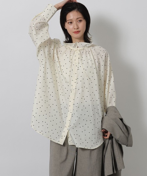 LAKOLE（ラコレ）の「フリルネックブラウス / 642697（その他トップス・レディース・ホワイト/その他1/サックスブルー・FREE）」の13枚目の写真