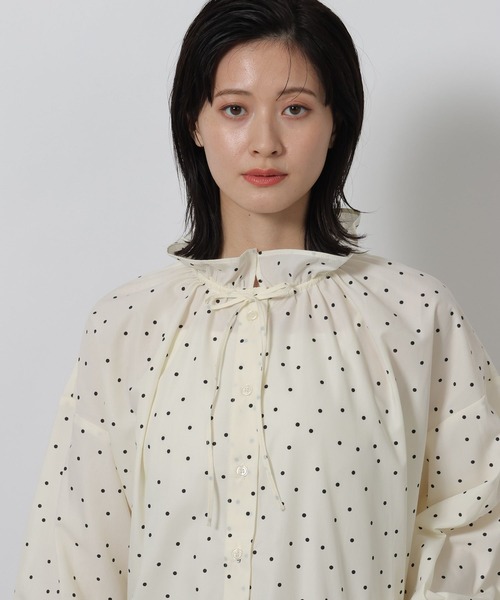 LAKOLE（ラコレ）の「フリルネックブラウス / 642697（その他トップス・レディース・ホワイト/その他1/サックスブルー・FREE）」の16枚目の写真