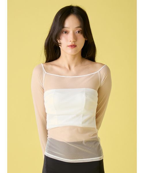 LILY BROWN(リリーブラウン)の「シアーファンデノンワイヤー/オフショルダートップス(Tシャツ/カットソー・レディース・ホワイト/ブラック・4/3/2/1)」の1枚目の写真