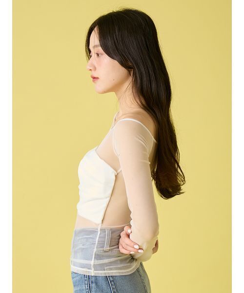 LILY BROWN(リリーブラウン)の「シアーファンデノンワイヤー/オフショルダートップス(Tシャツ/カットソー・レディース・ホワイト/ブラック・4/3/2/1)」の6枚目の写真