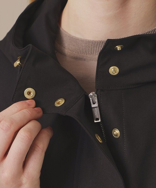 MACKINTOSH LONDON(マッキントッシュ ロンドン)の「ソフトラミネーションフーデッドコート(トレンチコート・レディース・ブラック/ベージュ系その他・40/38)」の8枚目の写真