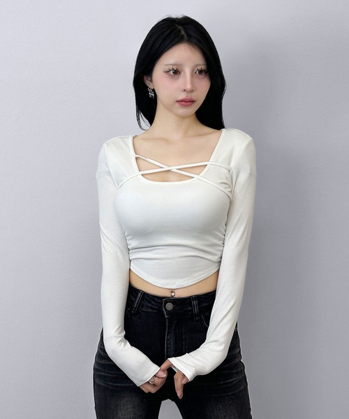 FOLLOWIN(フォロウィン)の「【3color/パット付き】クロスラインネックデザインロングスリーブ(Tシャツ/カットソー・レディース・ホワイト/グレー/ブラック・FREE)」の16枚目の写真