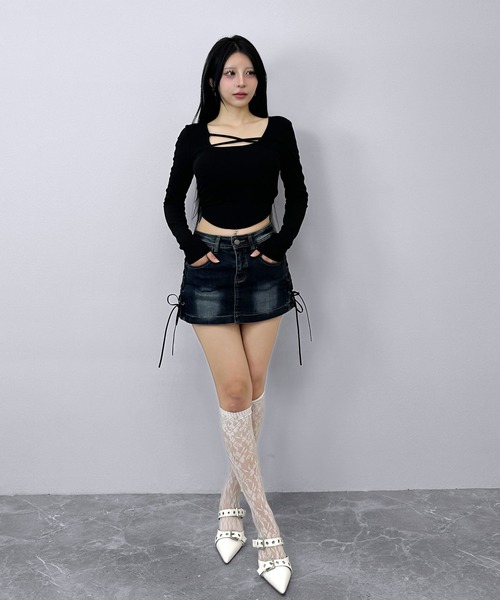 FOLLOWIN(フォロウィン)の「【3color/パット付き】クロスラインネックデザインロングスリーブ(Tシャツ/カットソー・レディース・ホワイト/グレー/ブラック・FREE)」の19枚目の写真