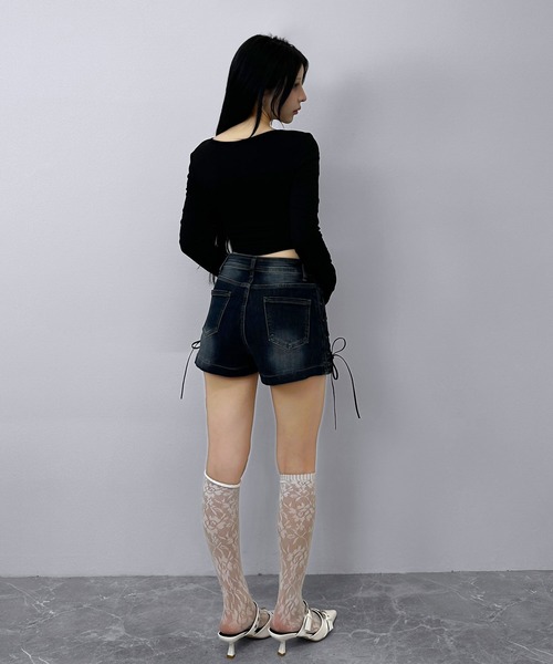 FOLLOWIN(フォロウィン)の「【3color/パット付き】クロスラインネックデザインロングスリーブ(Tシャツ/カットソー・レディース・ホワイト/グレー/ブラック・FREE)」の22枚目の写真