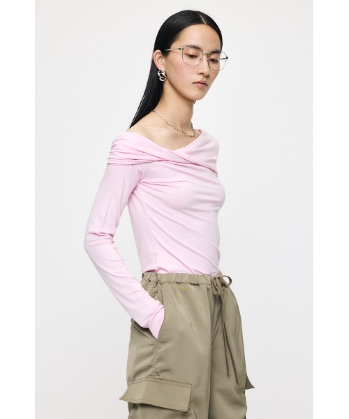 MOUSSY（マウジー）の「ASYMMETRY TWIST NECK トップス（Tシャツ/カットソー・レディース・ブラック/杢グレー/ライトピンク・FREE）」の9枚目の写真