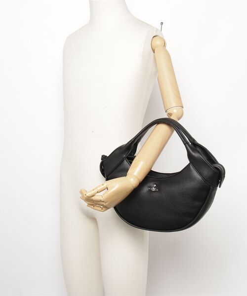 Vivienne Westwood（ヴィヴィアンウエストウッド）の「PU GRAIN ROUND TOTE SMALL（トートバッグ・レディース・パープル/ブラック・FREE）」の7枚目の写真