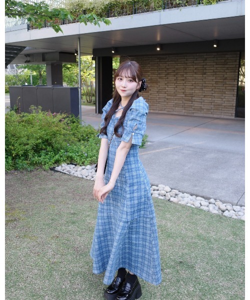 dazzlin（ダズリン）の「2WAYスイッチングステッチワンピース（ワンピース・レディース・その他1/インディゴブルー/オフホワイト・MEDIUM/SMALL）」の17枚目の写真