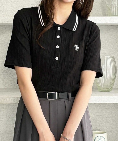 U.S. POLO ASSN.(ユーエスポロアッスン)の「GeeRA別注【U.S. POLO ASSN.】ランダムリブライン入りワンポイント刺繍ポロ襟シャツ(ポロシャツ・レディース・ブラック/オフホワイト・MEDIUM/LARGE/X-LARGE)」の1枚目の写真