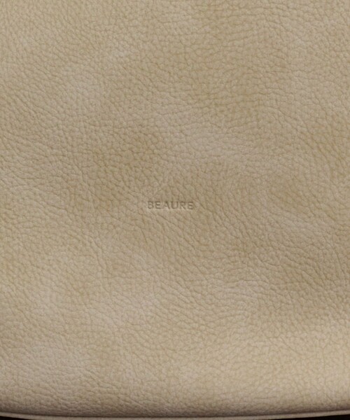 fredy emue（フレディエミュ）の「【BEAURE/ビュレ】ヌバックワンショルバッグ（ショルダーバッグ・レディース・グレイッシュベージュ/ベージュ・FREE）」の12枚目の写真