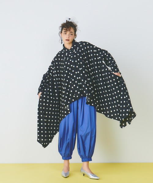 manana suerte（マニャーナスエルテ）の「サイドロングシャツ（シャツ/ブラウス・レディース・ドット/ブラック・FREE）」の2枚目の写真