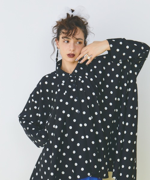 manana suerte（マニャーナスエルテ）の「サイドロングシャツ（シャツ/ブラウス・レディース・ドット/ブラック・FREE）」の5枚目の写真