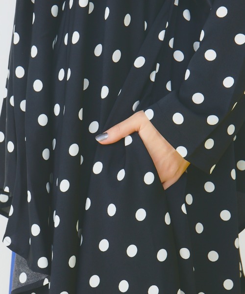 manana suerte（マニャーナスエルテ）の「サイドロングシャツ（シャツ/ブラウス・レディース・ドット/ブラック・FREE）」の6枚目の写真