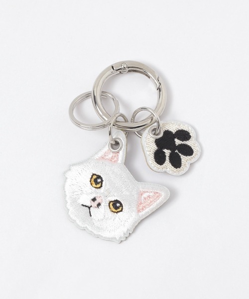 GLOBAL WORK（グローバルワーク）の「肉球キーチャーム/660187（キーホルダー・レディース・オフホワイト/ブラック/ベージュ・FREE）」の2枚目の写真