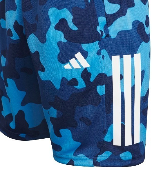adidas(アディダス)の「アディダス adidas エッセンシャルズ カモ パック ルーズフィット ダブルAOPニットショーツ(その他パンツ・キッズ・ブルー/ブラック×グレー・160cm/120cm/140cm/130cm/150cm)」の4枚目の写真