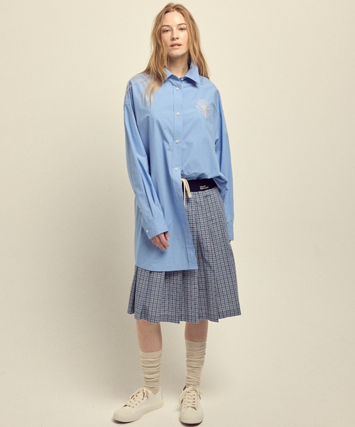 Mardi Mercredi（マルディメクルディ）の「COTTON OVERSIZED POPLIN SHIRT / コットン オーバーサイズ ポプリン シャツ（シャツ/ブラウス・レディース・ブルー/ホワイト・FREE）」の11枚目の写真
