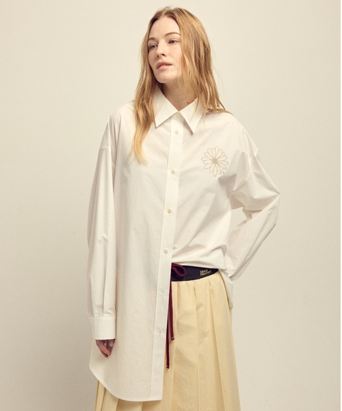 Mardi Mercredi（マルディメクルディ）の「COTTON OVERSIZED POPLIN SHIRT / コットン オーバーサイズ ポプリン シャツ（シャツ/ブラウス・レディース・ブルー/ホワイト・FREE）」の3枚目の写真