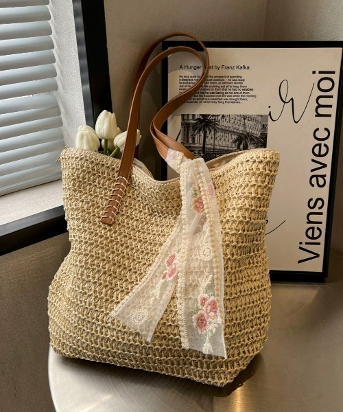pyornim(ピョルニム)の「【A4サイズ対応】【花柄刺繍リボン付き】 フェイクレザーハンドル カゴトートバッグ 海 夏 プール(トートバッグ・レディース・ベージュ/アイボリー・F)」の6枚目の写真