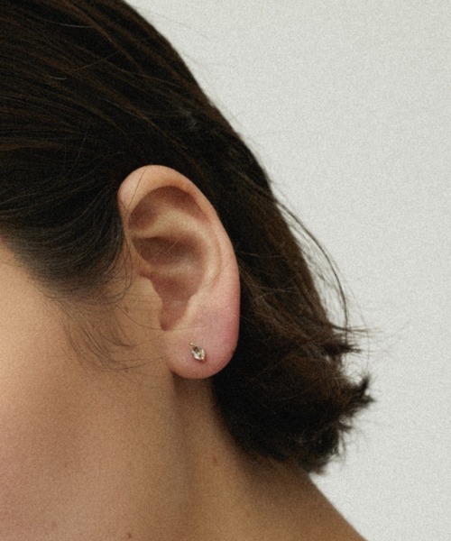 BAQLESS（バックレス）の「[BAQLESS/バックレス] HONESTY LEAF WHITE ピアス（ピアス（両耳用）・レディース・ホワイト・ONE SIZE）」の9枚目の写真