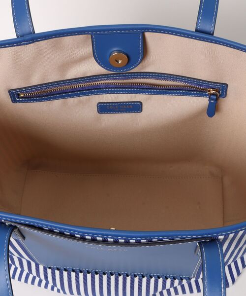 COLE HAAN（コールハーン）の「ナンタケット トート womens（トートバッグ・レディース・ブルー・OSFA）」の3枚目の写真