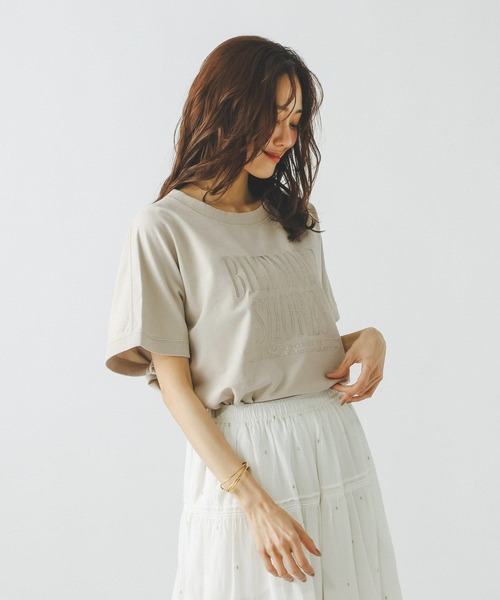 GLOBAL WORK(グローバルワーク)の「ピグメントカレッジプルオーバー6分袖/660939(Tシャツ/カットソー・レディース・グレイッシュベージュ/ダークブラウン/ブルー/ダークグレー・MEDIUM/LARGE)」の3枚目の写真