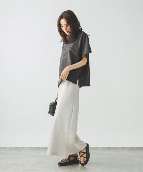GLOBAL WORK(グローバルワーク)の「ピグメントカレッジプルオーバー6分袖/660939(Tシャツ/カットソー・レディース・グレイッシュベージュ/ダークブラウン/ブルー/ダークグレー・MEDIUM/LARGE)」の5枚目の写真