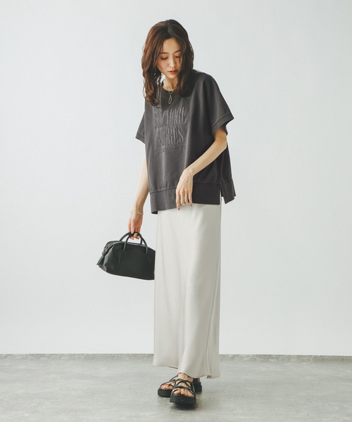GLOBAL WORK(グローバルワーク)の「ピグメントカレッジプルオーバー6分袖/660939(Tシャツ/カットソー・レディース・グレイッシュベージュ/ダークブラウン/ブルー/ダークグレー・MEDIUM/LARGE)」の6枚目の写真