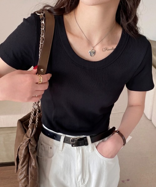 yuue' ( wear )(ユーイ)の「ワイドネックショートリブ半袖Tシャツ(Tシャツ/カットソー・レディース・ブラック/ダークブラウン/ライトグレー/ホワイト・FREE)」の2枚目の写真