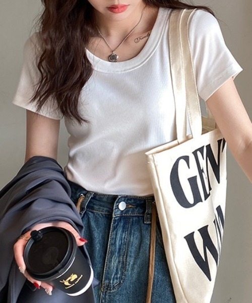 yuue' ( wear )(ユーイ)の「ワイドネックショートリブ半袖Tシャツ(Tシャツ/カットソー・レディース・ブラック/ダークブラウン/ライトグレー/ホワイト・FREE)」の7枚目の写真