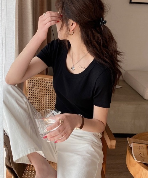yuue' ( wear )(ユーイ)の「ワイドネックショートリブ半袖Tシャツ(Tシャツ/カットソー・レディース・ブラック/ダークブラウン/ライトグレー/ホワイト・FREE)」の16枚目の写真