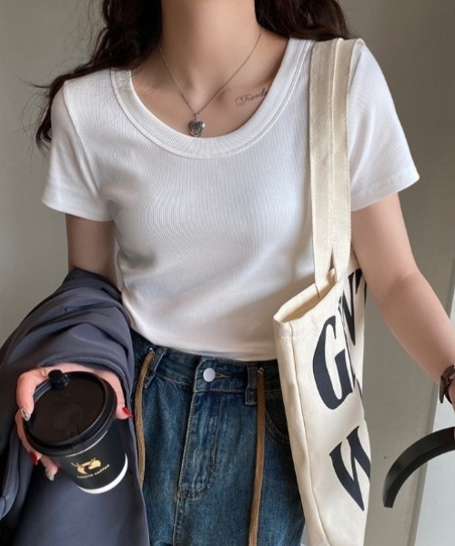 yuue' ( wear )(ユーイ)の「ワイドネックショートリブ半袖Tシャツ(Tシャツ/カットソー・レディース・ブラック/ダークブラウン/ライトグレー/ホワイト・FREE)」の9枚目の写真
