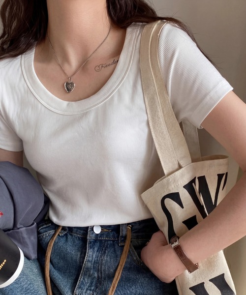 yuue' ( wear )(ユーイ)の「ワイドネックショートリブ半袖Tシャツ(Tシャツ/カットソー・レディース・ブラック/ダークブラウン/ライトグレー/ホワイト・FREE)」の5枚目の写真