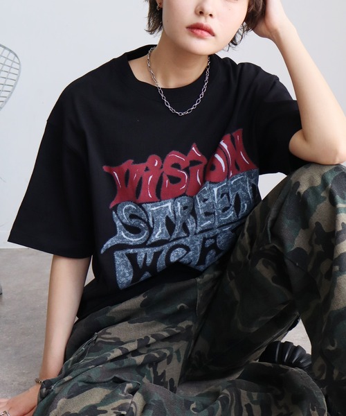 VISION STREET WEAR(ヴィジョンストリートウェア)の「【VISION STREET WEAR/ヴィジョンストリートウェア】50th Anniversary Project 半袖アートワークプリントTシャツ(Tシャツ/カットソー・メンズ・ホワイト系3/ブラック系2/ベージュ系1/ホワイト系1/ホワイト系2/ブラック系1/ブラック系3/サックスブルー系1/サックスブルー系2/ピンク系1・M/L/LL/FREE)」の5枚目の写真
