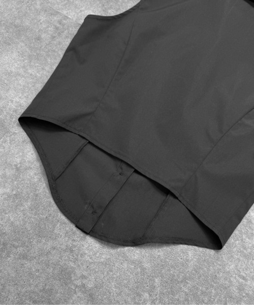 LVEU.(ラブユ.)の「【LVEU.】ノースリーブタイトシャツ / トップス シャツ ノースリーブ タイト レギュラーカラー 無地 モード ゴシック ホワイト ブラック(シャツ/ブラウス・レディース・ブラック/ホワイト・FREE)」の7枚目の写真
