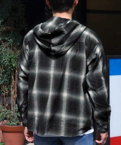 LUXSTYLE(ラグスタイル)の「先染め長袖フード付きシャツ(シャツ/ブラウス・メンズ・ストライプ/チェック・M/L)」の12枚目の写真
