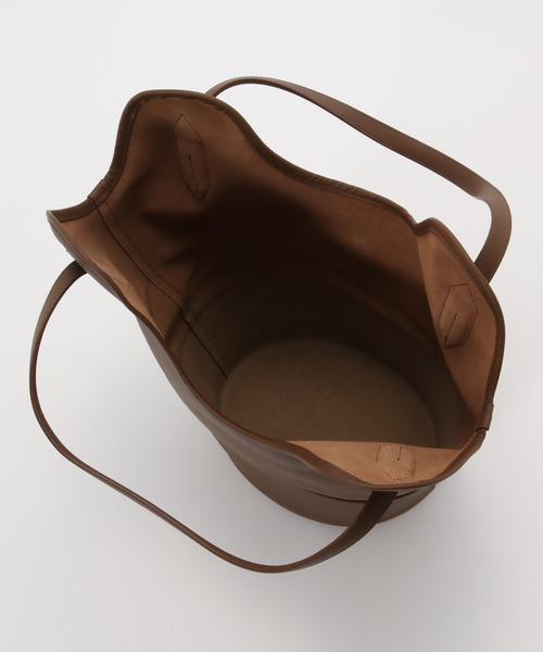J&M Davidson（ジェイアンドエムデヴィッドソン）の「J&M DAVIDSON/J&M デヴィッドソン RAY BUCKET S バッグ（ハンドバッグ・レディース・ベージュ・FREE）」の6枚目の写真