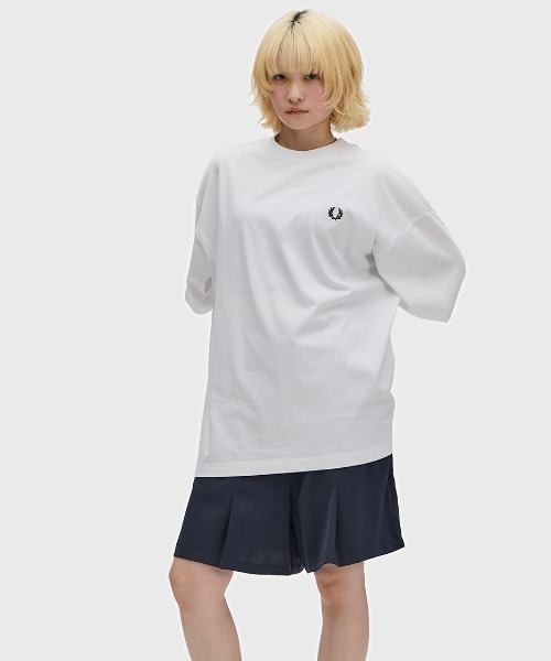 FRED PERRY(フレッドペリー)の「Oversized T-Shirt/オーバーサイズTシャツ(Tシャツ/カットソー・メンズ・グレー/ホワイト/ブラック・M/S/XS/L)」の4枚目の写真