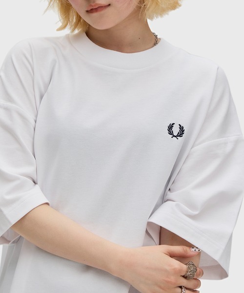 FRED PERRY(フレッドペリー)の「Oversized T-Shirt/オーバーサイズTシャツ(Tシャツ/カットソー・メンズ・グレー/ホワイト/ブラック・M/S/XS/L)」の5枚目の写真