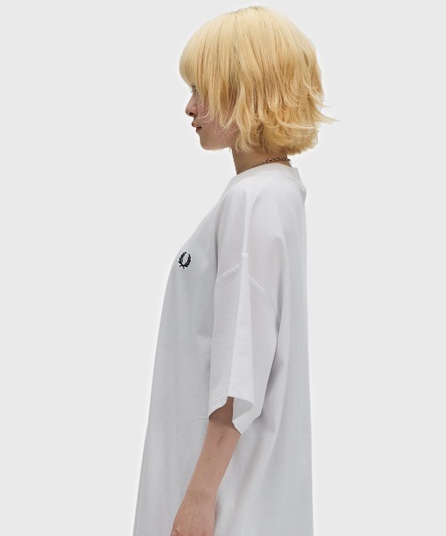 FRED PERRY(フレッドペリー)の「Oversized T-Shirt/オーバーサイズTシャツ(Tシャツ/カットソー・メンズ・グレー/ホワイト/ブラック・M/S/XS/L)」の7枚目の写真