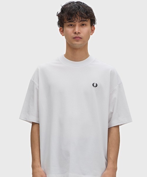 FRED PERRY(フレッドペリー)の「Oversized T-Shirt/オーバーサイズTシャツ(Tシャツ/カットソー・メンズ・グレー/ホワイト/ブラック・M/S/XS/L)」の9枚目の写真