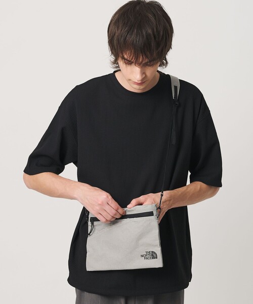 THE NORTH FACE(ザノースフェイス)の「<THE NORTH FACE>ラフター ショルダー ポーチ M SP ショルダーバッグ(ショルダーバッグ・メンズ・ブラック/グレー系・FREE)」の3枚目の写真