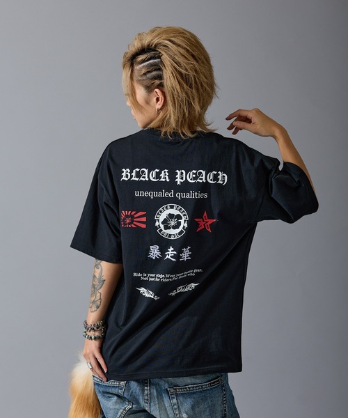 BLACK PEACH（ブラックピーチ）の「【BLACK PEACH】コラボプリント 半袖Tシャツ（Tシャツ/カットソー・レディース・ブラック・LARGE/MEDIUM/SMALL）」の11枚目の写真