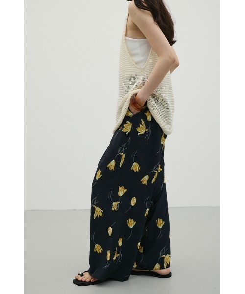 STYLEMIXER(スタイルミキサー)の「フラワープリントリラックスパンツ(その他パンツ・レディース・ブラック系その他・SMALL/MEDIUM)」の4枚目の写真