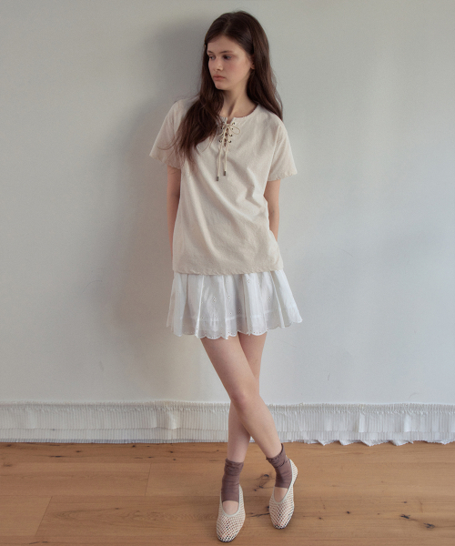 OURNOSTALGIA(アワー ノスタルジア)の「Vintage Eyelet Half T-Shirt_Beige(OB6TP13)(Tシャツ/カットソー・レディース・Beige・FREE)」の2枚目の写真