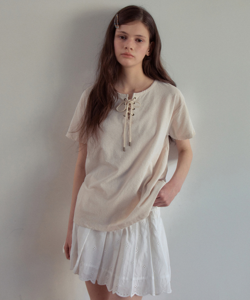OURNOSTALGIA(アワー ノスタルジア)の「Vintage Eyelet Half T-Shirt_Beige(OB6TP13)(Tシャツ/カットソー・レディース・Beige・FREE)」の3枚目の写真