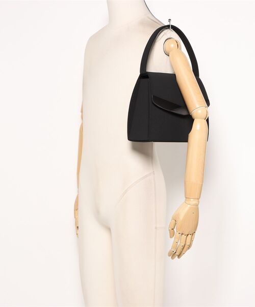 prendre la joie（プレンドレラジョア）の「【Prendre la joie】喪服・礼服 サテンクロス大きめブラックフォーマルバッグ（ハンドバッグ・レディース・ブラック・FREE）」の5枚目の写真