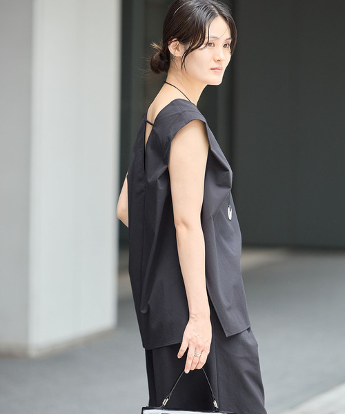 IENA(イエナ)の「《撥水/UVカット/セットアップ対応》撥水UVプロテクト タックスリーブプルオーバー(Tシャツ/カットソー・レディース・カーキ/ブラック・FREE)」の19枚目の写真