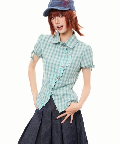 gossip!ロサンゼルス(ゴシップロサンゼルス)の「【Y2Kガーリー】レトロチェック柄キャット刺繍半袖ブラウス アシンメトリー ハートボタン パフスリーブ(シャツ/ブラウス・レディース・チェック・M)」の3枚目の写真